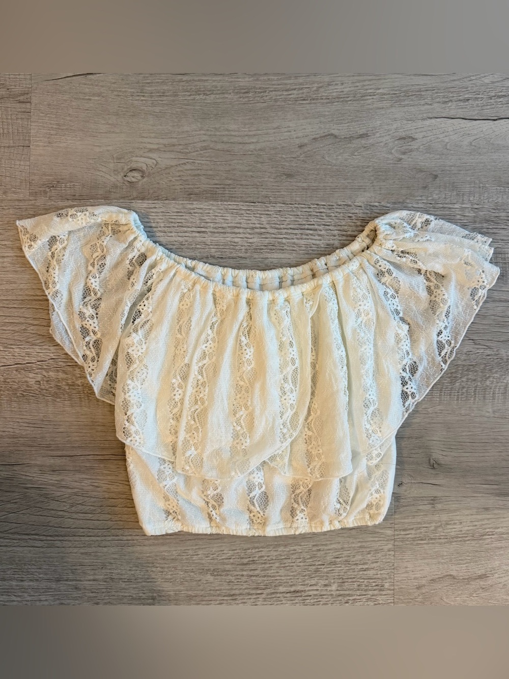 Abercrombie & Fitch Cream Lace Off-Shoulder Crop Top
